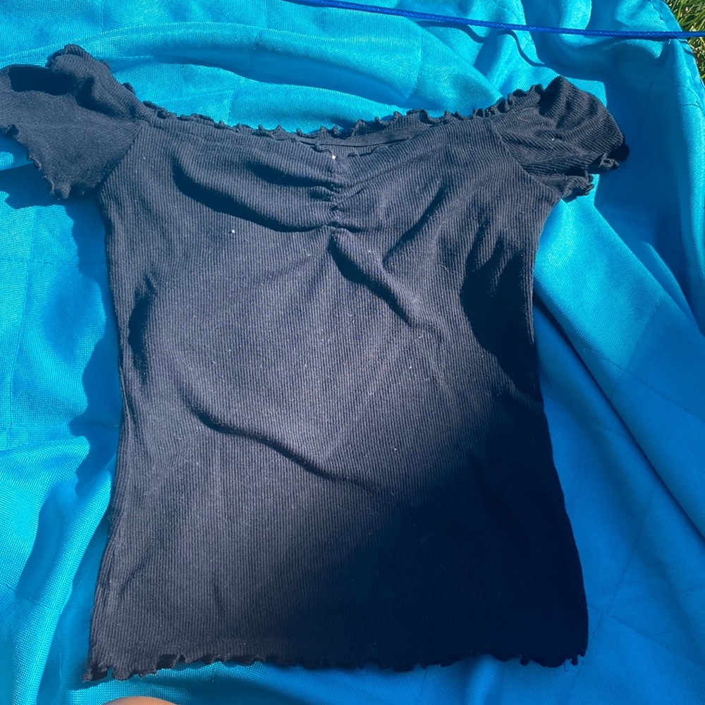 Hollister top